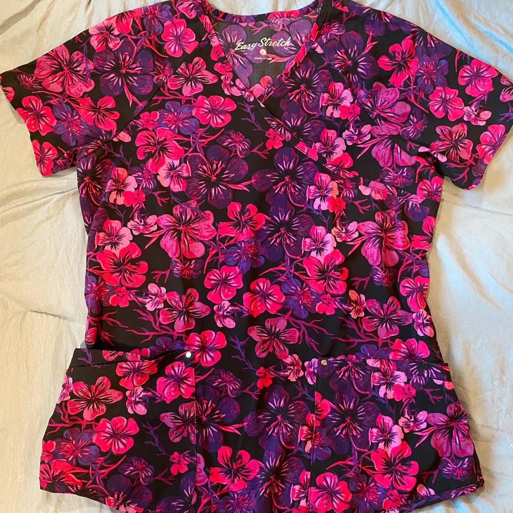 Scrub top